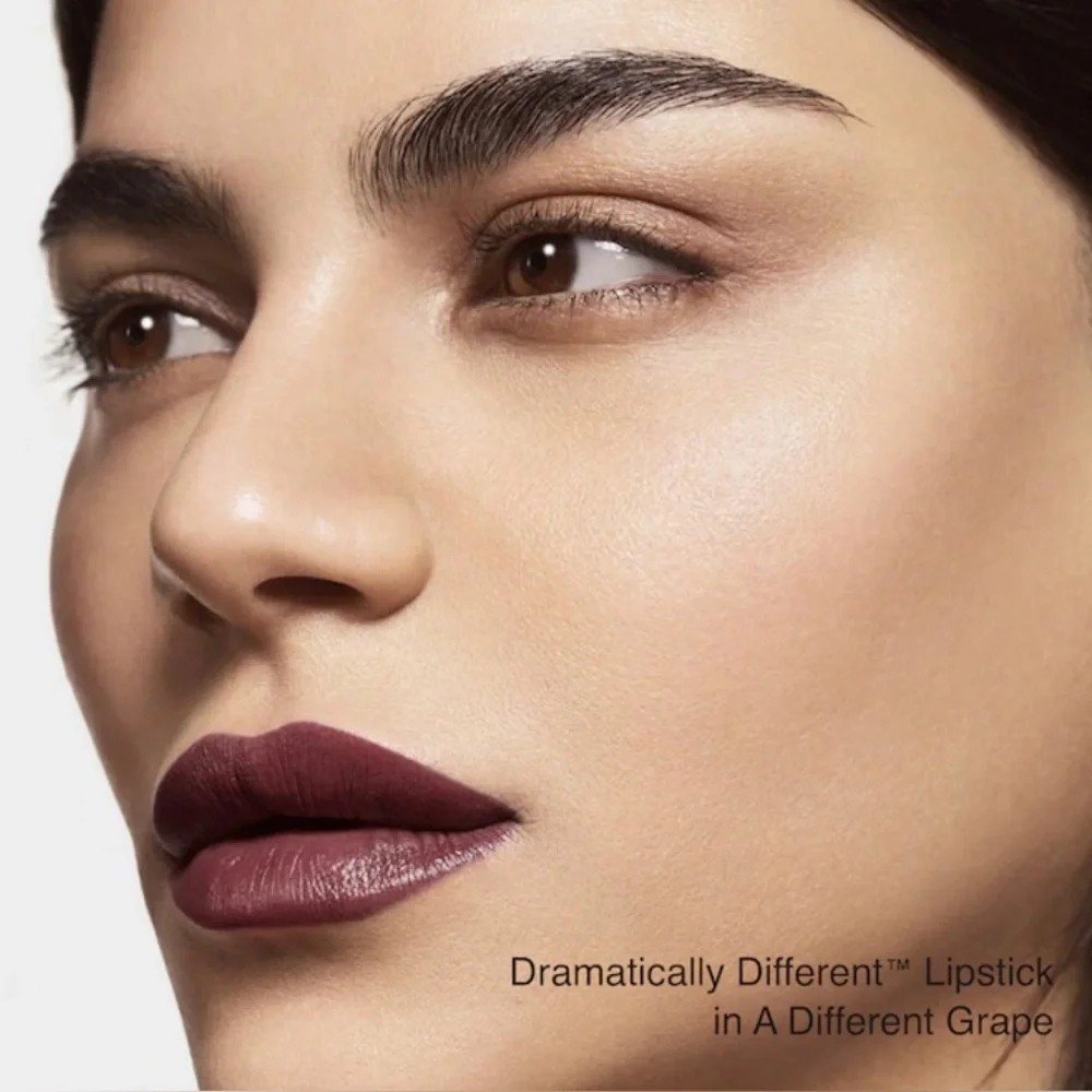 Clinique Dramatically Different Lipstick - A Different Grape - Picture 6 of 6